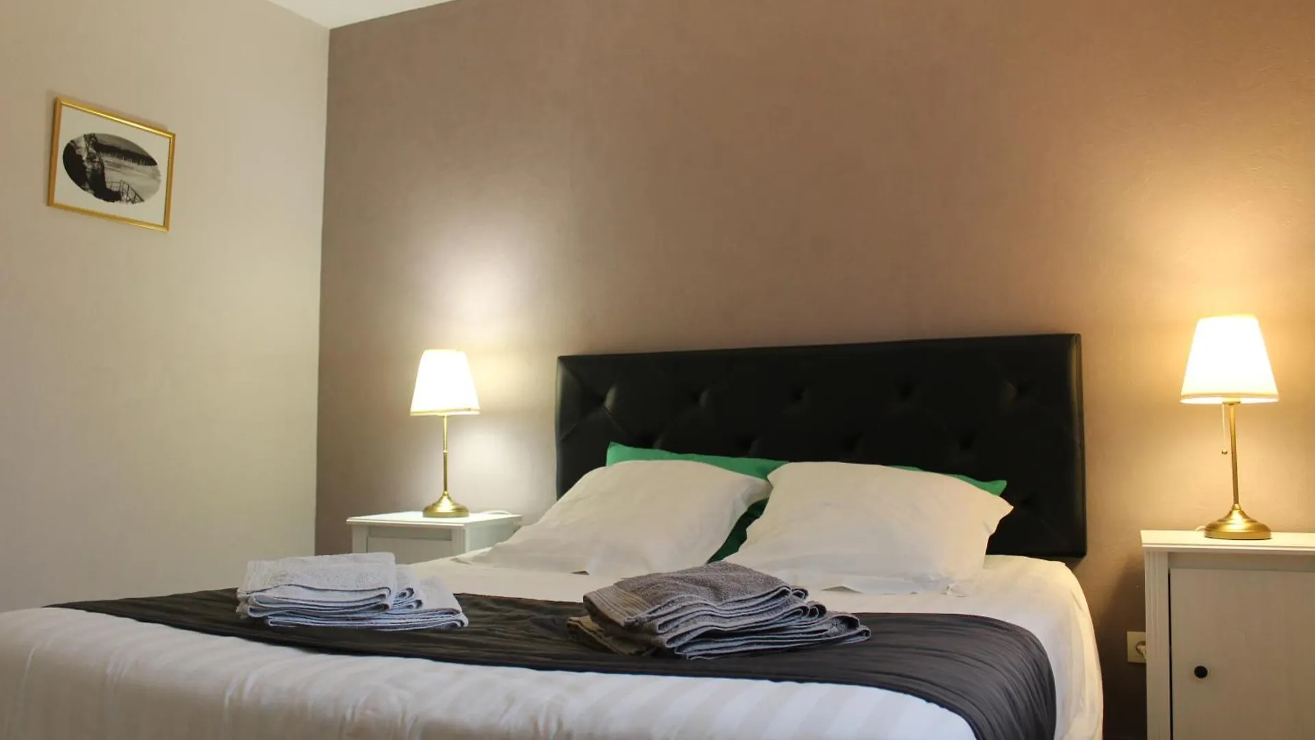L'ESTRAN, 4 kms des plages, port, GR 34 et 2 h 15 Paris LGV Plérin France