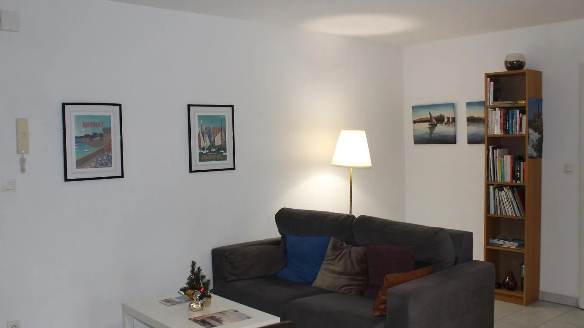 Appartement L'ESTRAN, 4 kms des plages, port, GR 34 et 2 h 15 Paris LGV Plérin France